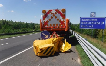 Újabb energielnyelő berendezésekkel védi munkatársait a Közút