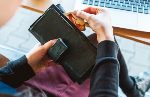 Szünetelni fog jó néhány szolgáltatás – több nagy bank is leállást hirdetett