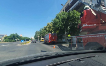 Egy emeleti lakásban ragadt beteget szabadítottak ki a kaposvári tűzoltók