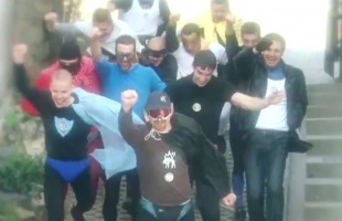Ez már retro? Találtunk két videót a somogyos fiúk modernkori locsolásáról