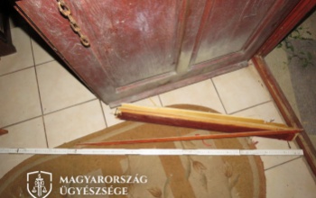 Vascsővel támadt exbarátnőjére és annak ismerősére