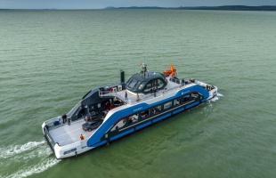 Ennyiért kelhetünk át komppal a Balatonon