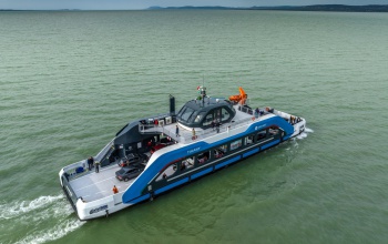 Ennyiért kelhetünk át komppal a Balatonon