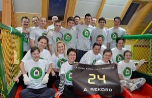 Óriás csúszdarekord Patcán