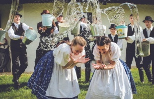 Locsolkodás és megújulás – mit jelent ma a húsvét hétfő?