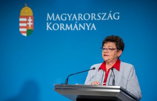Müller Cecília: a vírus nem foglalkozik azzal, hogy ünnep van