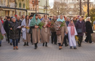 Idén sem maradt el a virágvasárnapi körmenet