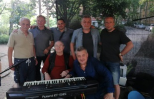 Az Európa parkban zenél csütörtök este a Tuner Retro Band