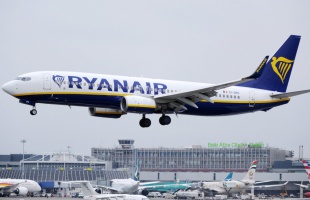 Magyarországi járatokat szüntetett meg a Ryanair