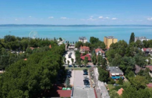 Könnyen szerzett balatoni ingatlant a csaló nő