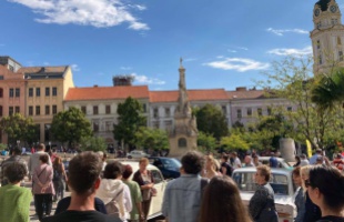 Számos népszerű és több elsőkötetes író részvételével tartják meg az idei PécsLIT irodalmi fesztivált
