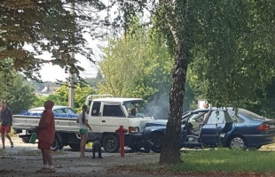 Szódás autó ütközött a Kinizsi lakótelepen
