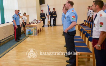 Első tisztek, hősök, születésnaposok