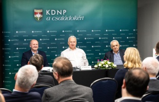 A KDNP kilép az Európai Néppártból és annak frakciójából