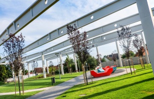 Átadták az S-PARK pihenőövezetét, a Bíborligetet
