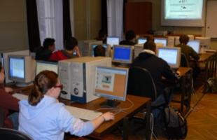 Elavult gépeken tanulnak az iskolákban a diákok