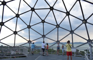 II.Balaton Piknik: világsztárok váltják egymást a Gömbkilátónál
