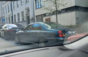 Megoldotta a parkolást