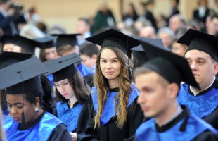 Sok végzős hallgató örülhet - ismét meg lehet tartani a diplomaosztókat
