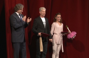 Nyári Szilvia és Kelemen József kapta idén a Nagymama-díjat