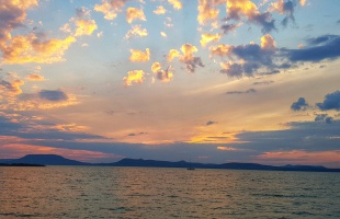 Algásodik a Balaton, de aggodalomra egyelőre nincs okunk