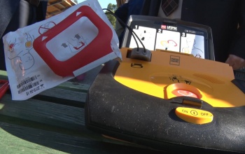 Defibrillátort kapott a Kaposvári Nagypiac