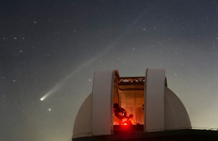 Szabad szemmel is látható a Lemmon üstökös?