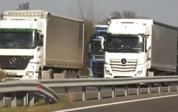 Az óraátállítás miatt módosul a kamionstop a hosszú hétvégén