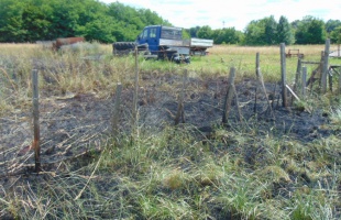 Akácost veszélyeztetett a tűz Kőkúton