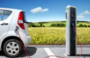 Elektromos autókat tesztel a Magyar Posta