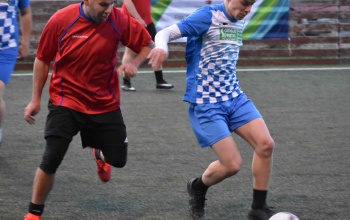 A felsőházat a Belo Bt, az alsóházat a Somogy Sportja vezeti a kispályás focibajnokságban