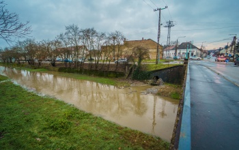 Kilépett medréből a Kapos, biztonságban vannak a városlakók