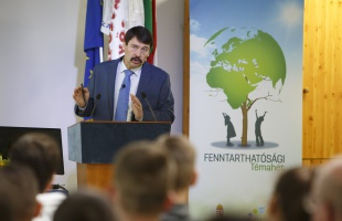 Áder: hajrá Kaposvár, másoknak is példát kell mutatni!