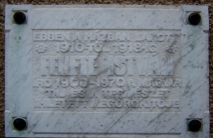 Utcakőtáblákkal és emléktáblával tiszteleg Kaposvár Fekete István és Kampis Miklós előtt