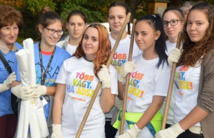 Önkéntes munkára hívja a fiatalokat a magyar katolikus, református és evangélikus egyház