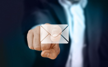 Hogyan küldjön feliratkozóinak e-maileket, hogy azok ne a spam mappában végezzék?
