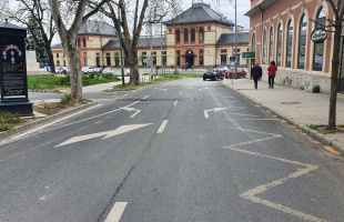 Két éve elkészült, de még mindig nagy a katyvasz a Dózsa György utca végén