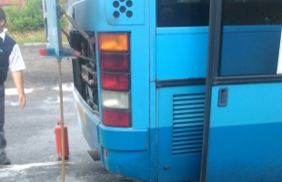 Kigyulladt egy kaposvári busz motortere