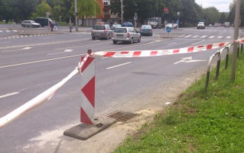 Nini, megjavították a csatornafedelet