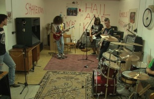 Zenekarok Most: Shakedown