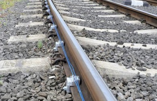 Több száz méter vasúti kábelt loptak el, akár tragédia is lehetett volna belőle