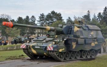 Hétvégén is várják a toborzóirodák a jelentkezőket a PzH 2000-re