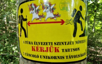 Vicces táblák a balatoni túrák közben