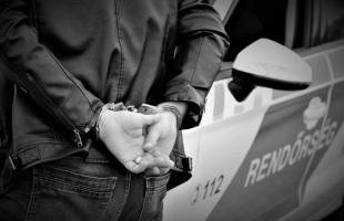 Elkapták a körözött férfit a tabi rendőrök