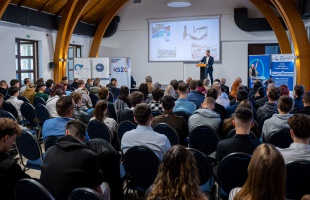 Merjenek álmodni! – Kaposvárra érkezett a vállalkozásismereti Roadshow