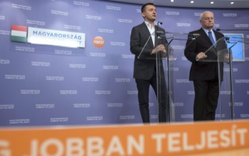 Rogán: három lépésben csökken az idén a rezsi