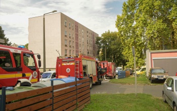Kigyulladt egy lakás a 48-as Ifjúság útján