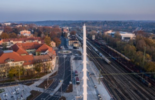Három webkamera ad élőképet az 50 méteres pilon tetejéről