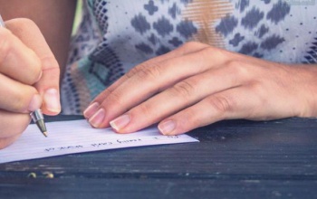 Egyre többen írnak levelet - újra divatba jön a klasszikus platform?