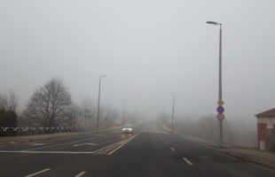 Sűrű ködre figyelmeztetnek a meteorológusok